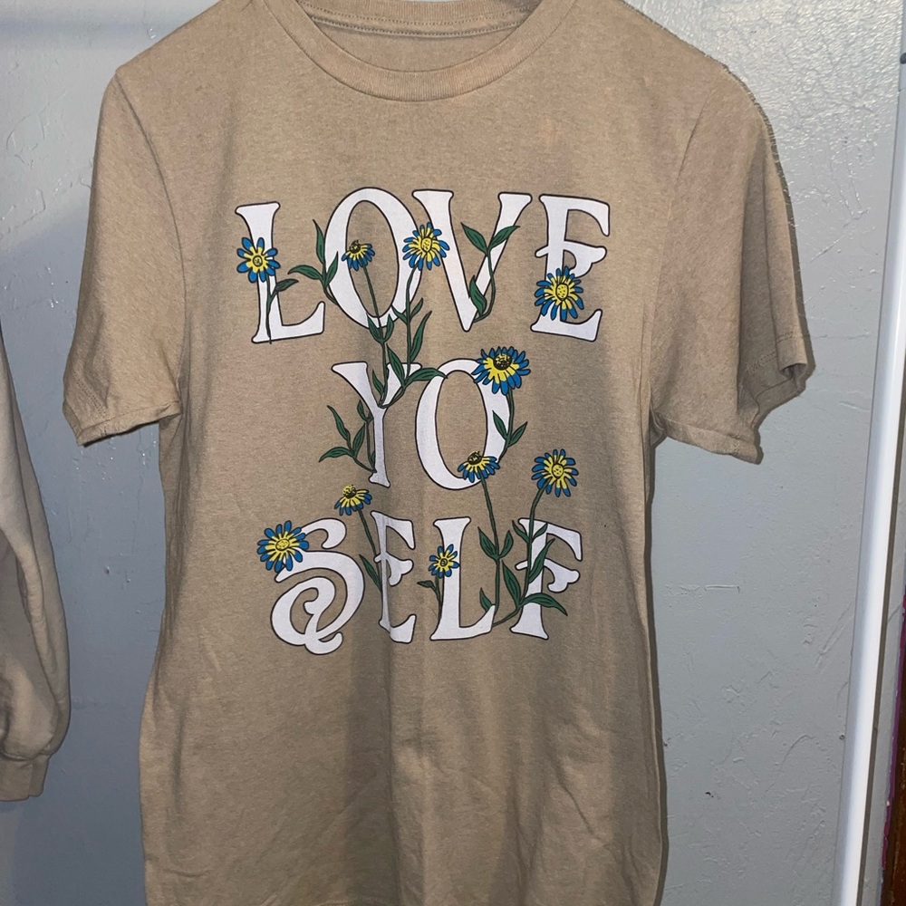 LOVE YO SELF GRAPHIC TEE